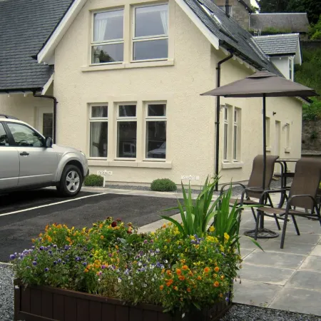 The Claymore Guest House and Apartments