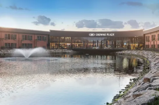 Crowne Plaza ISTANBUL TUZLA VIAPORT MARINA by IHG Hotel di Istanbul