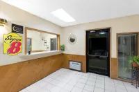 Super 8 by Wyndham Algona Hotels in Algona
