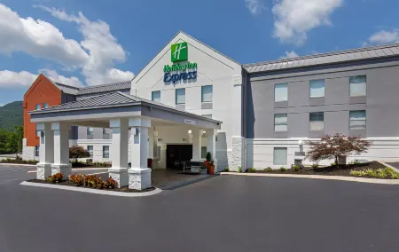 Holiday Inn Express & Suites Kimball by IHG
