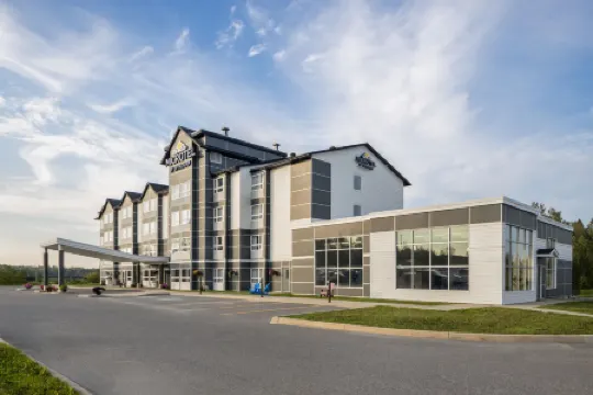 Microtel Inn & Suites by Wyndham Kirkland Lake