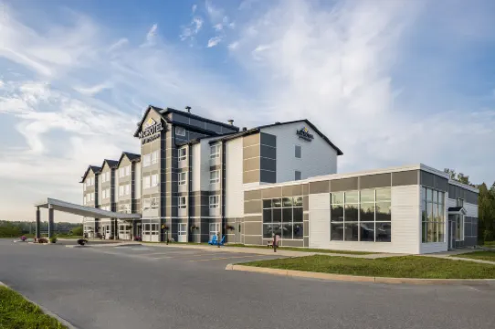 Microtel Inn & Suites by Wyndham Kirkland Lake