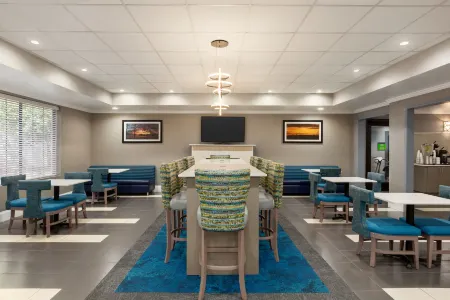 La Quinta Inn & Suites by Wyndham Dublin