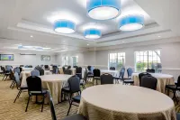 La Quinta Inn & Suites by Wyndham Mission at West McAllen Hotels in Mission