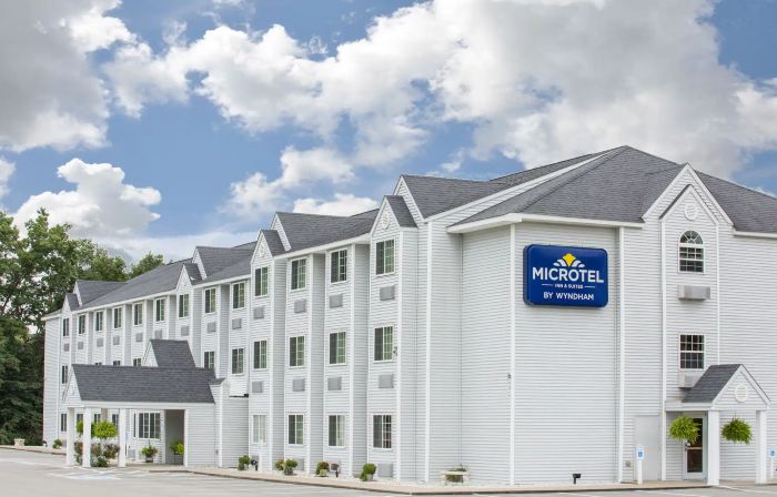 Microtel Inn & Suites by Wyndham Gassaway/Sutton