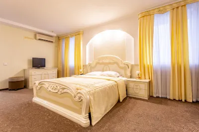 Turist Hotel Hotel dekat Gomel Palace & Park Ensemble
