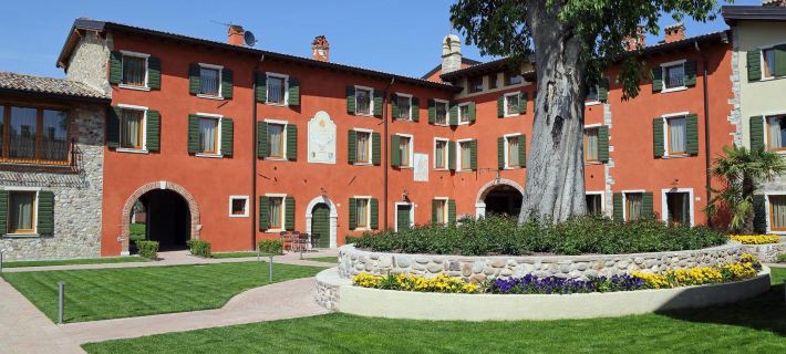 Residence Borgo Mondragon Hotels in Lazise