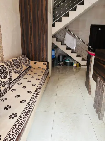 Hotel Shree Nath - 200 Meters from Dwarkadhish Temple