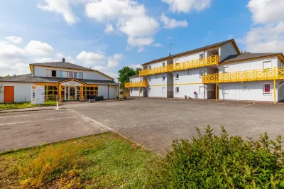 Premiere Classe Rennes Ouest - le Rheu Отели в г. Ле Рё