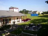 Enzo Hotels Quimperle by Kyriad Direct Hotel a Riec-sur-Belon