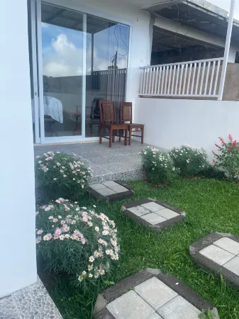 Rosemary Lodge - Vintage Отели рядом с достопримечательностью «Улун дану бератан»