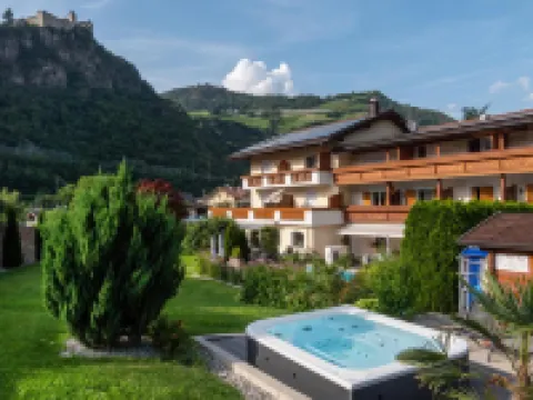 ホテル・ビショフホーフ - ビストロ・ジャスミン キウーザのホテル