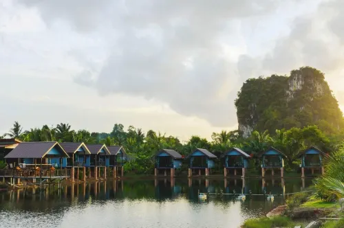 Baan Nai Lake View Resort - Pools