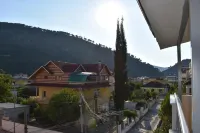 Hotel Vila Nino - con vistas a la montaña