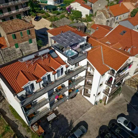 Apartments & Rooms Žaja