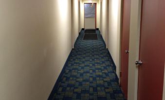 Travelodge by Wyndham Cleveland Lakewood