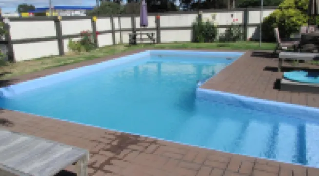 Camberley Court Motel