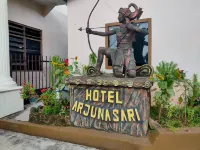Hotel Arjuna Sari Bandungan - Guest houses