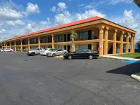 Country Hearth Inn & Suites Cartersville - parking