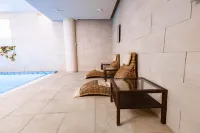 Premier Hotel - Pools