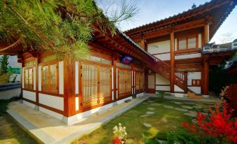 Jeonju Gwigeoraesa Hanok Stay