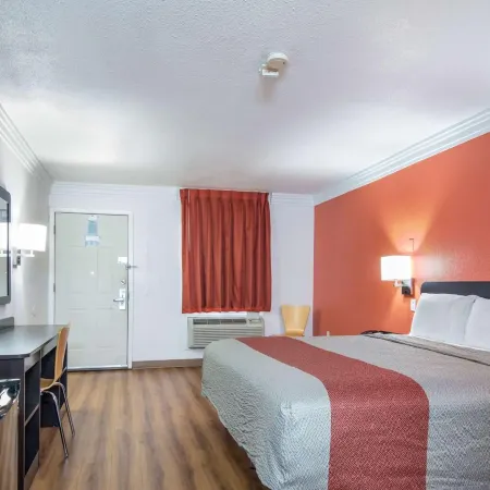 Motel 6 Marshall, TX