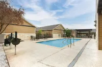 The Lodge at Kenedy - 2-Star
