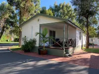 Mandurah Caravan and Tourist Park - parking