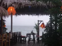 Lanta Seafront Resort - Spa
