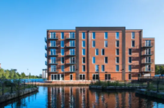 Staybridge Suites CARDIFF by IHG Hotel di 