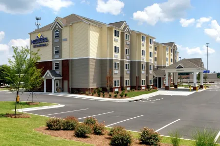 Microtel Inn & Suites by Wyndham Columbus/Near Fort Moore