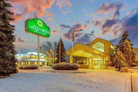 La Quinta Inn & Suites by Wyndham Appleton College Avenue