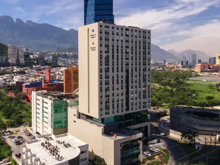 Hyatt Place Monterrey Valle