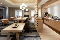 Fairfield Inn & Suites Montreal Airport Отели в г. Дорваль