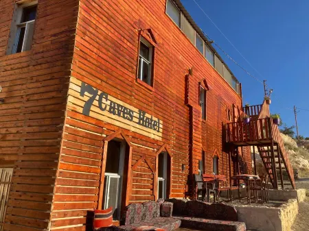 7 Caves Hotel