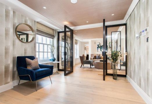 런던 숙소 비교 분석 이미지