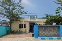 RedDoorz Near Pantai Pancer Door Pacitan