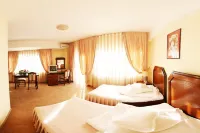 Hotel Premier - balcony