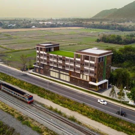 Ysw Hotel Lopburi