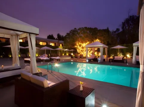 โรงแรมลักซ์ ซันเซ็ตบูเลอวาร์ด