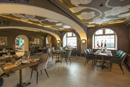 Бутик-отель "Иоанн Васильевич" Отели рядом с достопримечательностью «Музыка и время»