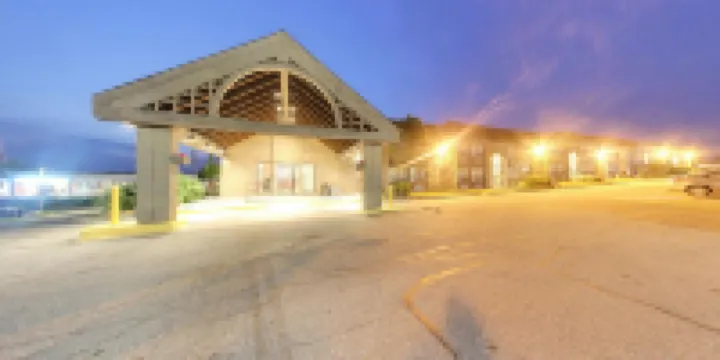 Super 8 by Wyndham Sudbury on