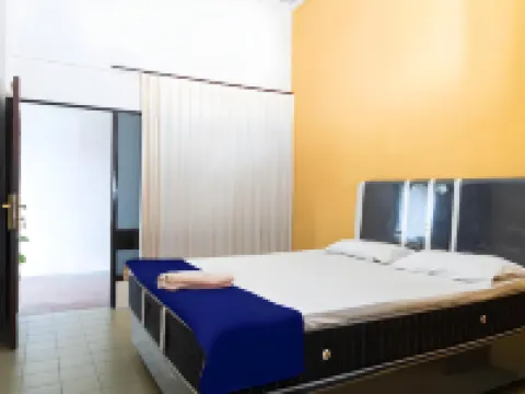Anak Mama Hotel Hotels in Waru