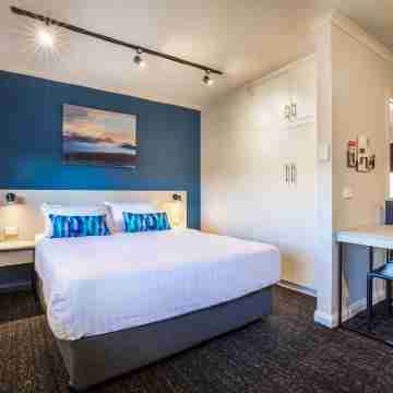 Nightcap at Riverside Hotel Rooms