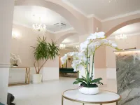 亞歷山大彼得霍夫酒店 鄰近浴場樓的酒店