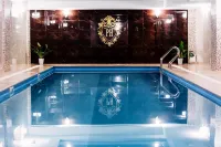 Plaza Hotel Bishkek - Pool