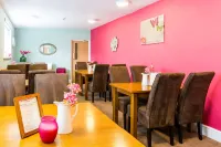 The Lounge Hotel & Bar - breakfast