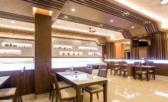 Swan Lake Hotel Sattahip