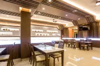 Swan Lake Hotel Sattahip - Mountain view