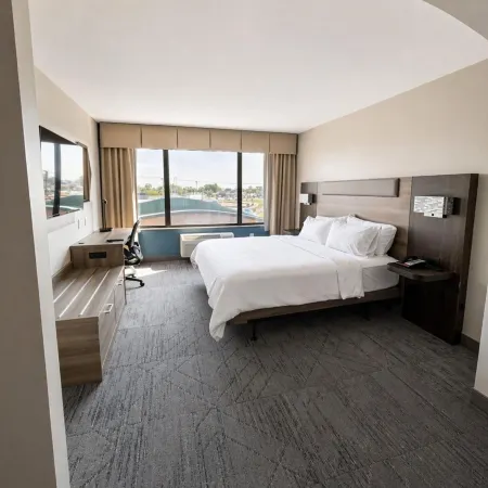 Holiday Inn Express & Suites DAYTON NORTH - TIPP CITY by IHG